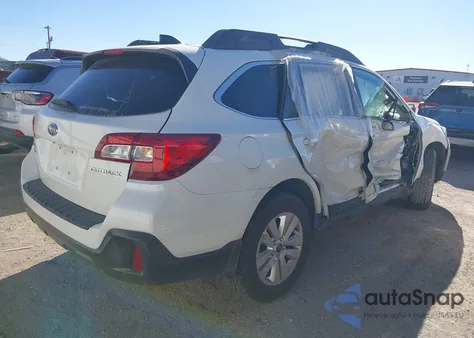 2018 Subaru Outback 2.5I Premium z USA, uszkodzony, nr VIN 4S4BSACC3J3266221